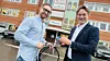 Jan-Tore Andresen, produktsjef elektro (t.v.) og Tobias Lund, salgssjef elektro gleder seg over den gode utviklingen de opplever i elektromarkedet.