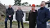 Enova legger fram nye klima- og energitiltak for privatpersoner. Enovasjef Nils Kristian Nakstad og klima- og miljøminister Espen Barth Eide forteller om tiltakene til ekteparet Ingrid Indset og Joachim Hirsch i Oslo. (Foto: Enova)