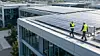 NK 303 skal utvikle en ny norsk standard som adresserer grensesnittutfordringene som oppstår når solcelleanlegg og batterisystemer integreres i norske bygninger. Foto: NEK