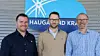 f.v.: Stig Blomseth, seksjonsleder i Haugaland Kraft Energi, Lars Andreas Pedersen, daglig leder i Enlink og Stein Inge Morisbak, direktør i Haugaland Kraft Energi.
