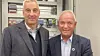 Jan Robert Ovesen tar over som regionsjef i NHO Elektro Nord. Til høyre styreleder Tom Erlend Kristiansen. Foto: Mariann Meby, Nordkontakt AS
