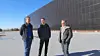 Nordic Solergys daglige leder Fred Martin Langøy (fra venstre) inspiserer solcelleanlegget på Centennial Eiendoms bygg i Askim sammen med eiendomsselskapets prosjektleder Gaute Solheim og daglige leder Raymond Gabrielsen. Nordic Solergy samarbeider med installatører landet rundt for montering og salg.