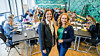 Konsernregnskapssjef Nina Engeland (t.v.) og leder kompetanseutvikling Cecilie Grendar var vertskap og konferansierer på Assemblins første jentedag.