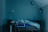 Norske Sensio har ekspandert til Skandinavia og Storbritannia med trygghetssensorer og AI-løsninger. I Oslo bruker Sensio blant annet multisensoren RoomMate på alle rom. RoomMate ser et anonymisert bilde via infrarøde stråler eller laserstråler. Ved regelmessige tilsyn overføres sanntidsvideo i enten anonymisert form eller gråskala til alt fra mobiltelefoner til store TV-skjermer på vaktrommene.