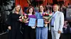 Lillian Suanne Hall, markedsdirektør i SG Armaturen, mottok prisen Elektrobransjens Mangfoldspris på vegne av sin arbeidsplass, mens Liv-Beate Eidem ble kåret til Årets Elektrokvinne 2025. Foto: EFO