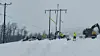 Arva reiser kraftstolper i Svandalen på Senja i februar 2025 Foto: Per-Tore Storelvmo, Arva